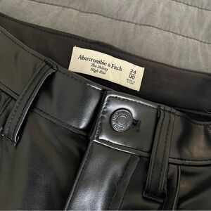 Abercrombie & Fitch The Skinny High Rise Vegan Leather Pants Size 24/00